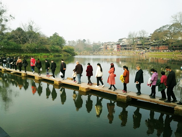 洪雅:抓好疫情防控 護航假日旅遊